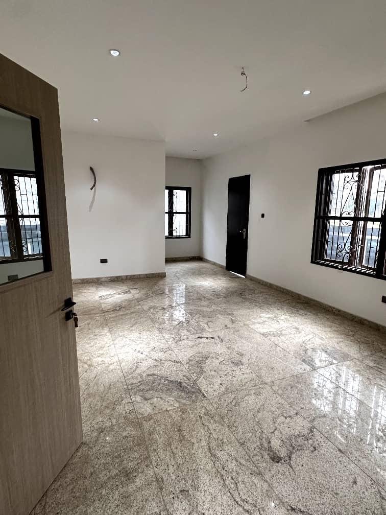 WhatsApp Image 2025-10-11 at 17.38.52 (1)